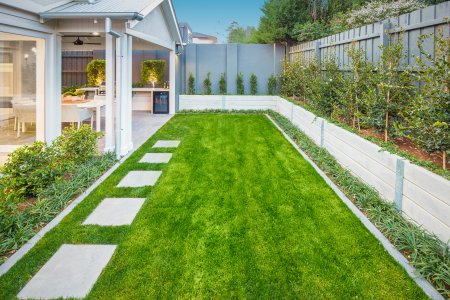 Modern Hamptons Garden Lawn